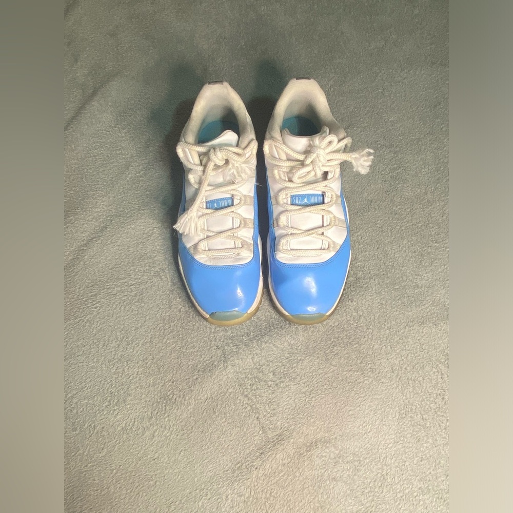 air jordan “11 retro low unc” shoes